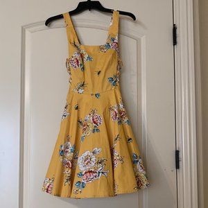 yellow dress